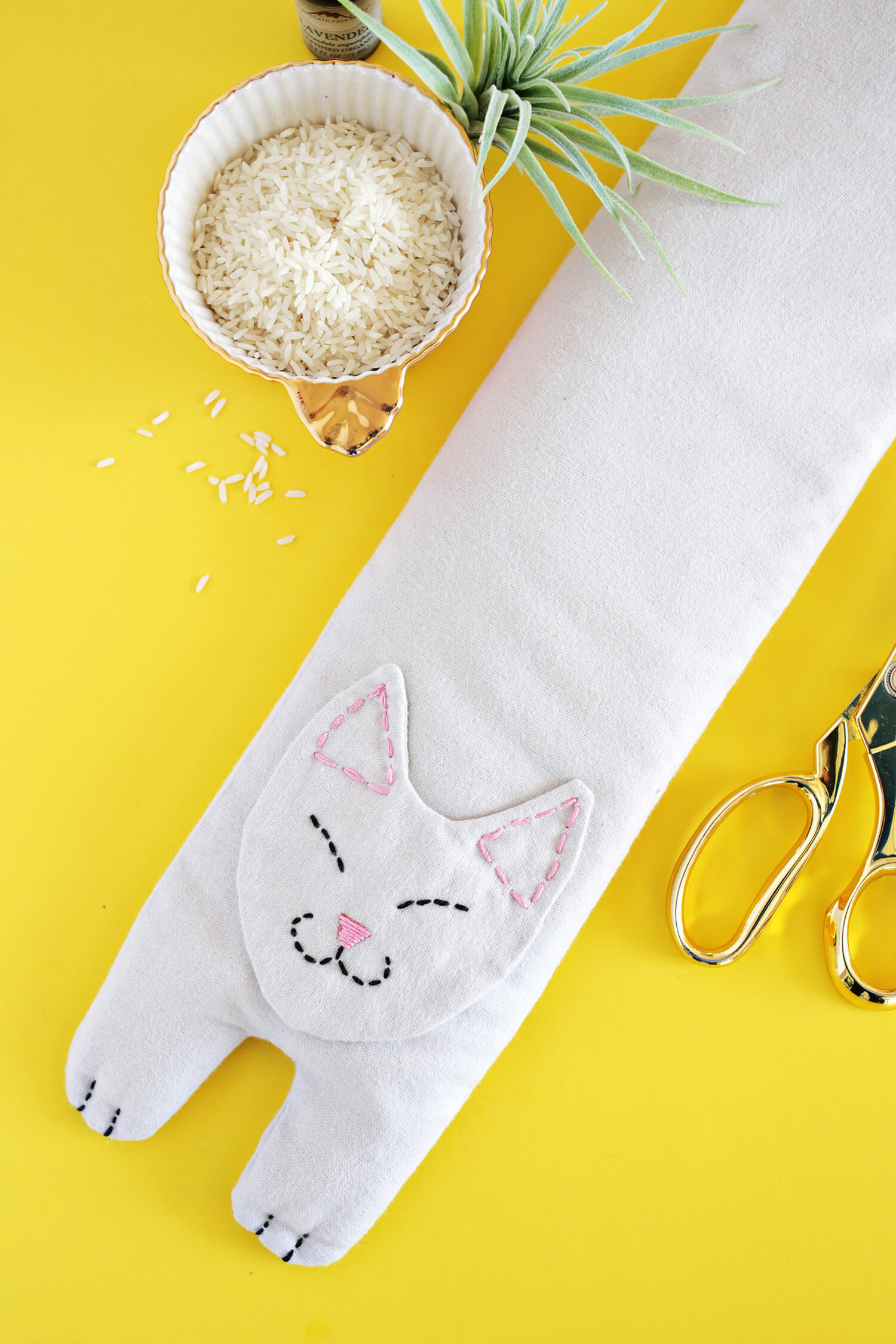 https://abeautifulmess.com/kitty-rice-heat-pack-diy/